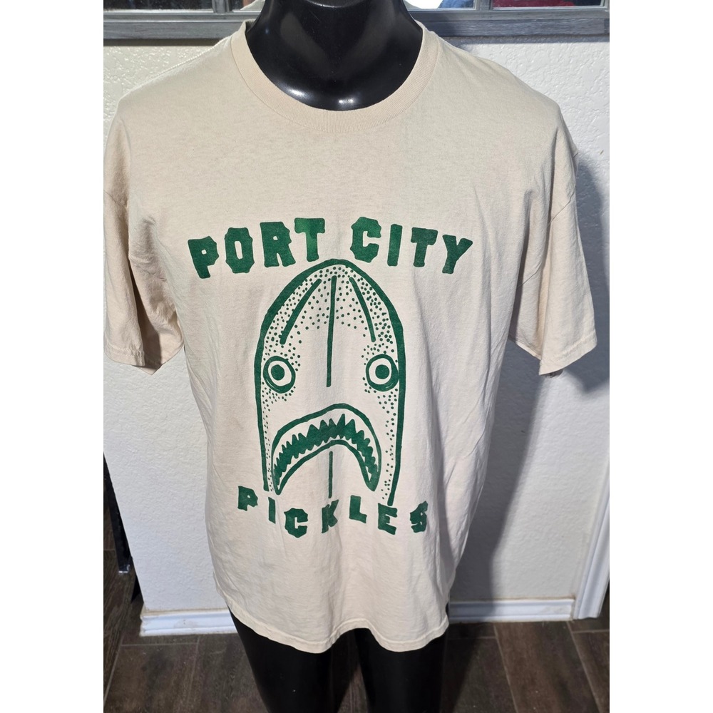 Gildan Port City Pickles Graphic T-Shirt Mens XL Tan Short Sleeve Heavy Cotton